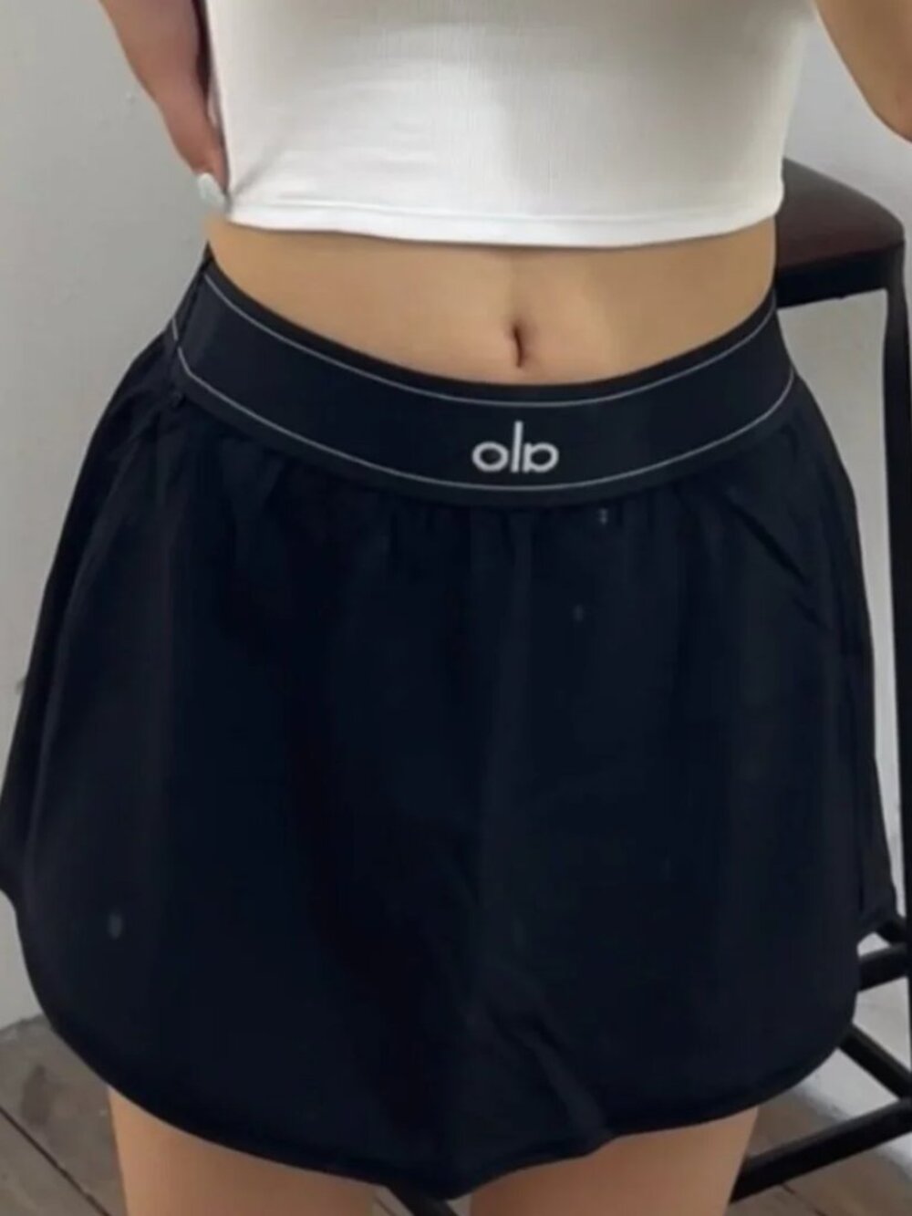 🍓Brand New Alo Yoga Match Point Tennis Skirt Black Classic Style - Picture 8 of 8